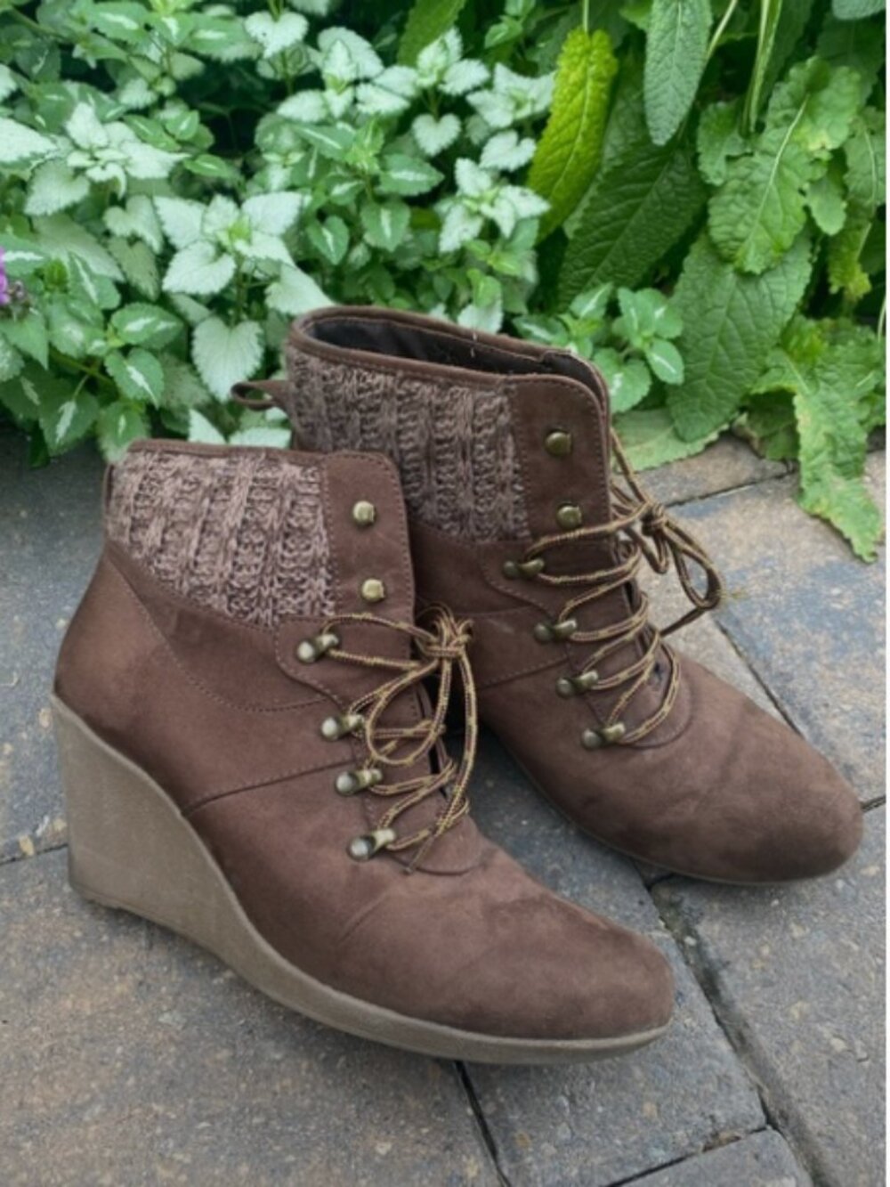 Fergalicious Brown Faux Suede Wedge Lace-Up Sweater Cuff Boots Sz 10 Summer Sale